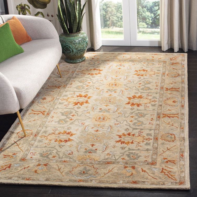 Elegant Antiquity Beige Wool 4' x 6' Hand-Tufted Area Rug