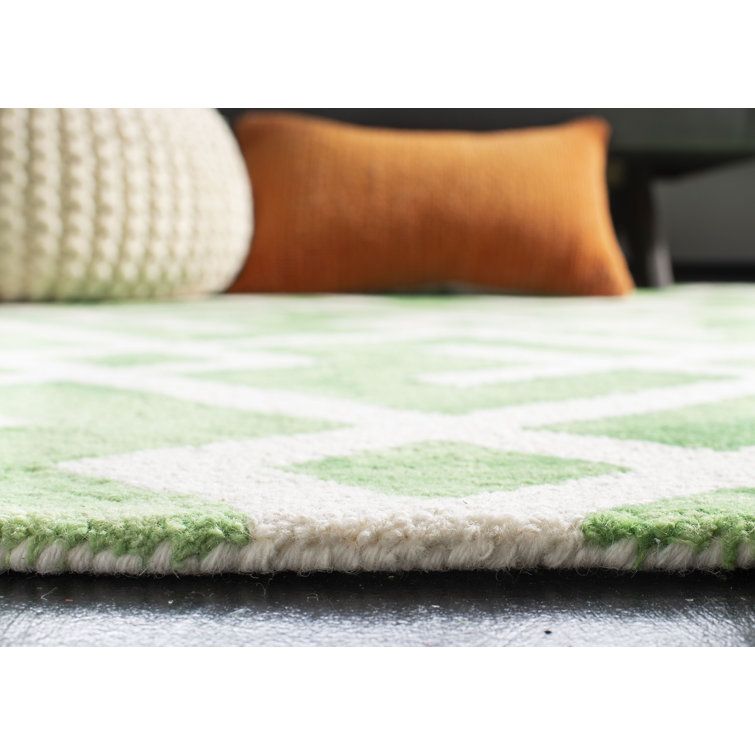 Handmade Green and Ivory Round Wool Tufted Area Rug