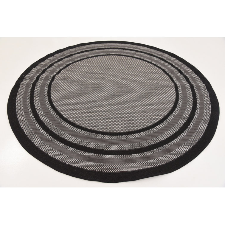 Gray Synthetic 6' Round Outdoor Easy-Care Rug