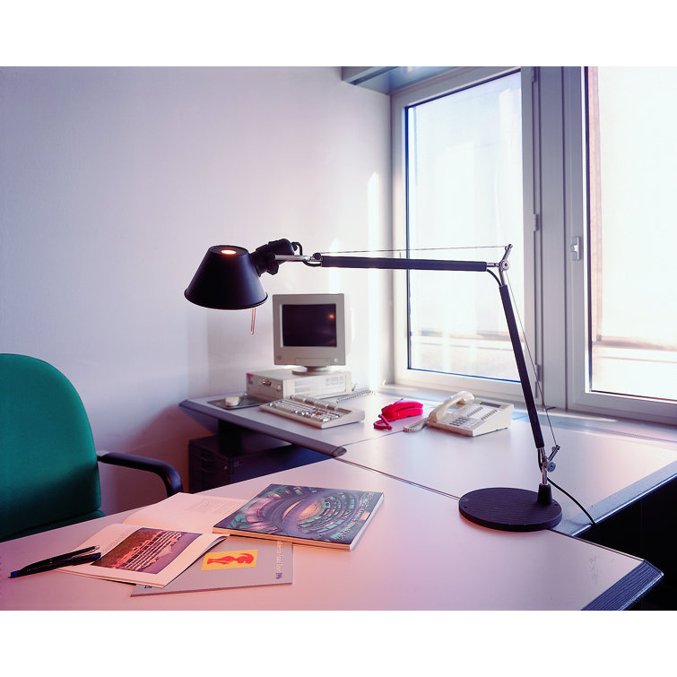 White Adjustable Mini Clip-on Table Lamp