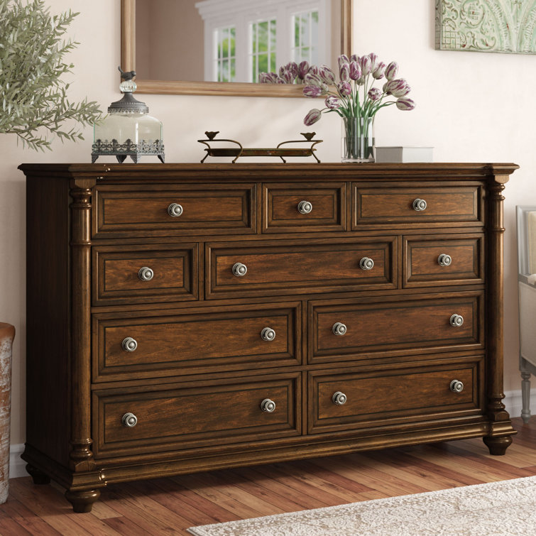 Leesburg Dark Mahogany 10-Drawer Traditional Dresser