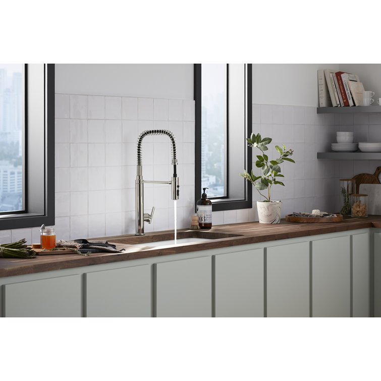 Vibrant French Gold Semi-Professional Kitchen Faucet with Pull-Down Sprayhead