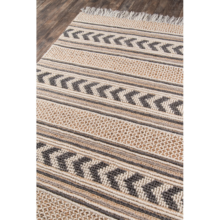 Handmade Gray and Beige Wool Geometric 5' x 7' Rug