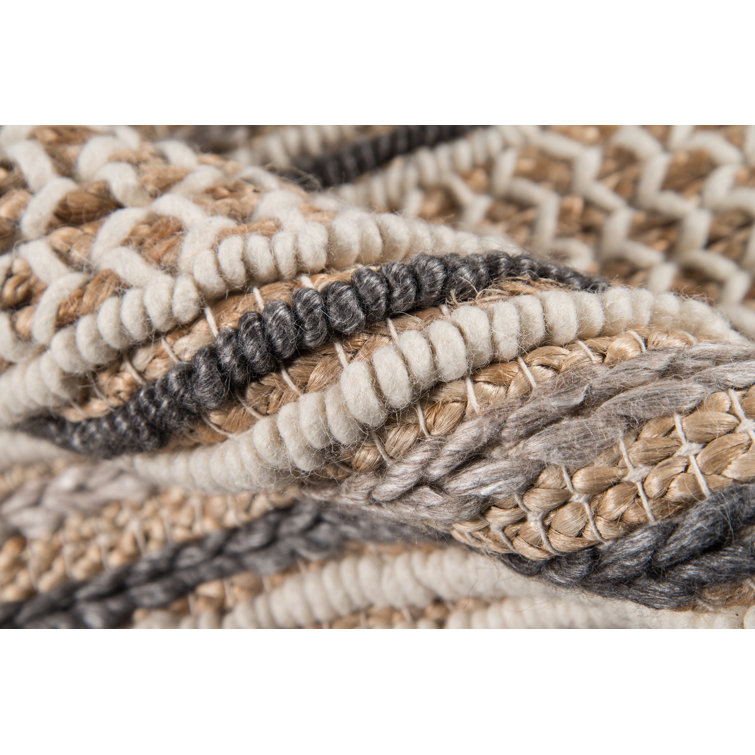 Handmade Gray and Beige Wool Geometric 5' x 7' Rug