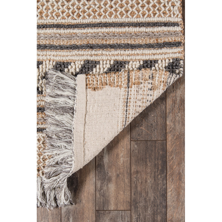 Handmade Gray and Beige Wool Geometric 5' x 7' Rug