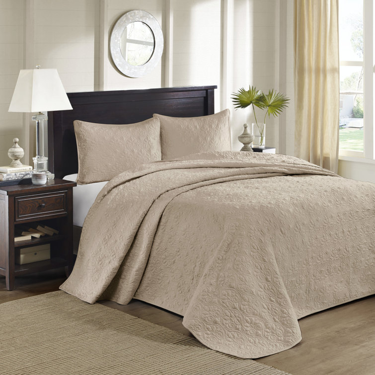 Cottage Charm Dark Grey Reversible Queen Bedspread Set with Classic Stitch
