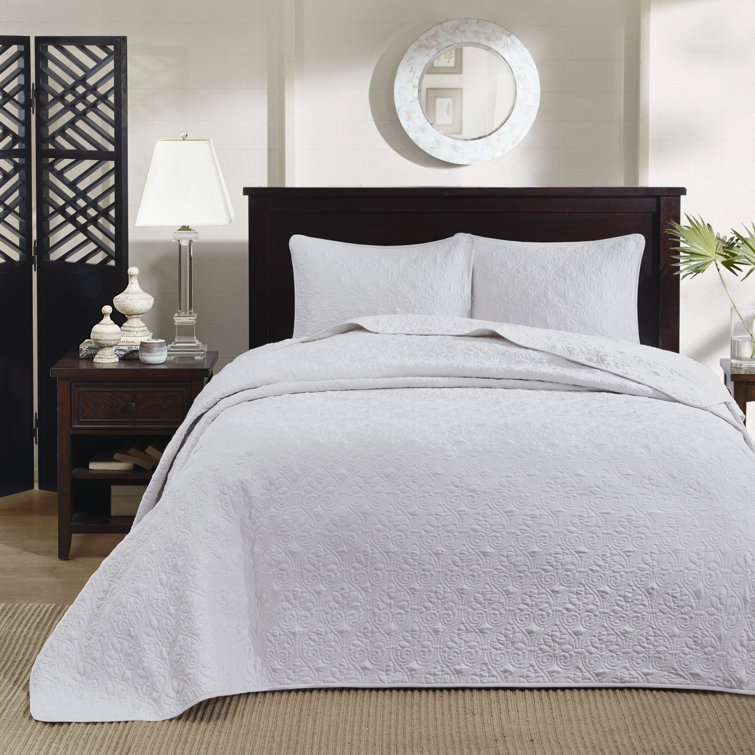 White Full Reversible Microfiber Bedspread Set