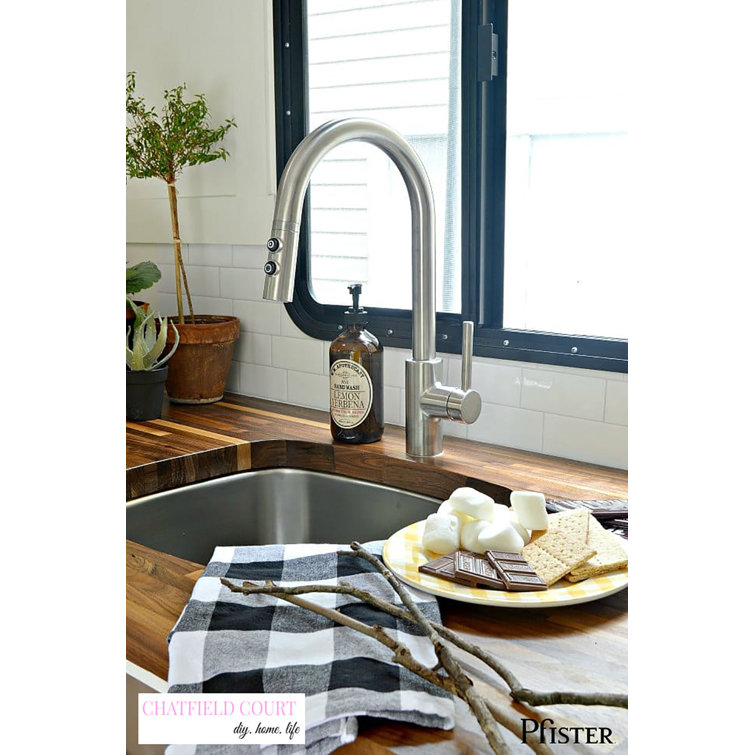 Stainless Steel Single Handle Pull-Down Kitchen Faucet