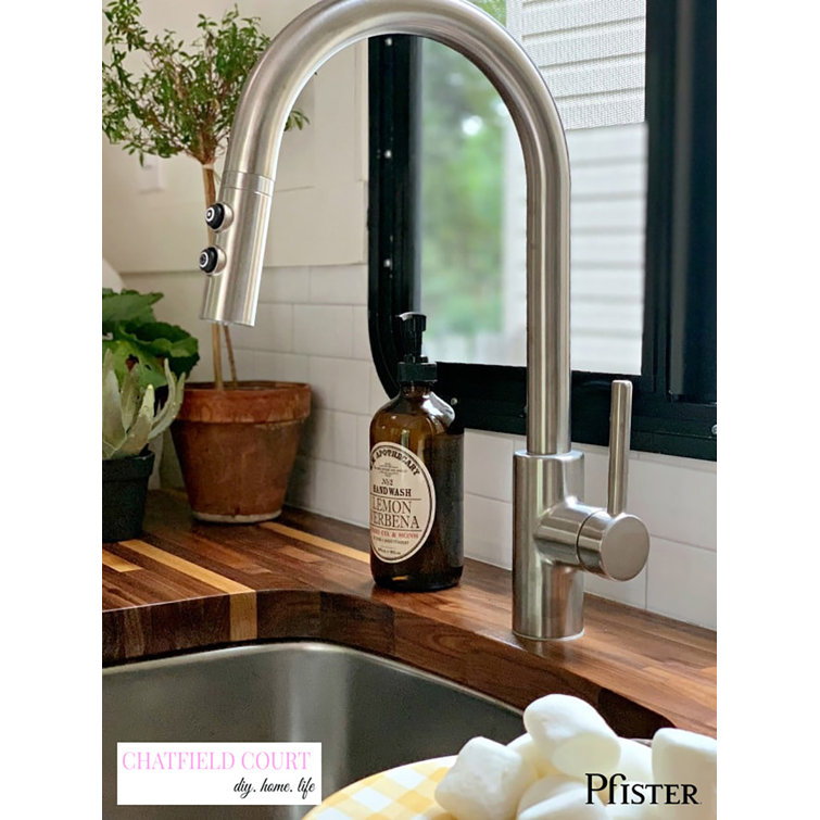 Stainless Steel Single Handle Pull-Down Kitchen Faucet