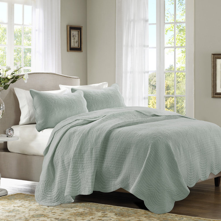 Seafoam Green Microfiber Reversible Full/Queen Quilt Set