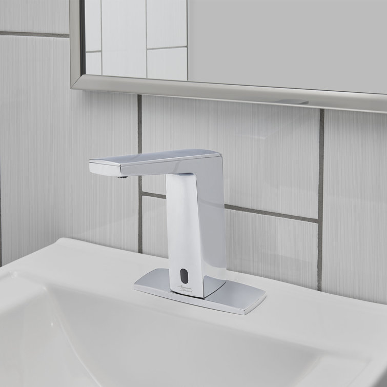 Polished Chrome Single-Handle Modern Bathroom Faucet