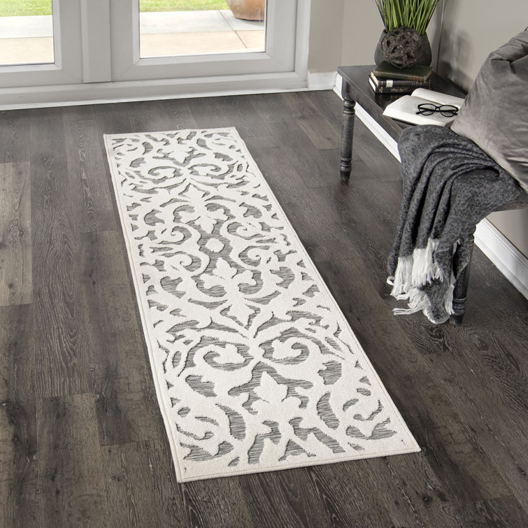 Natural Gray Damask Pattern Indoor/Outdoor Runner Rug