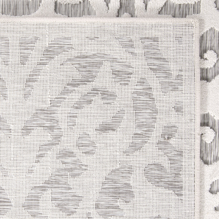 Natural Gray Damask Pattern Indoor/Outdoor Runner Rug