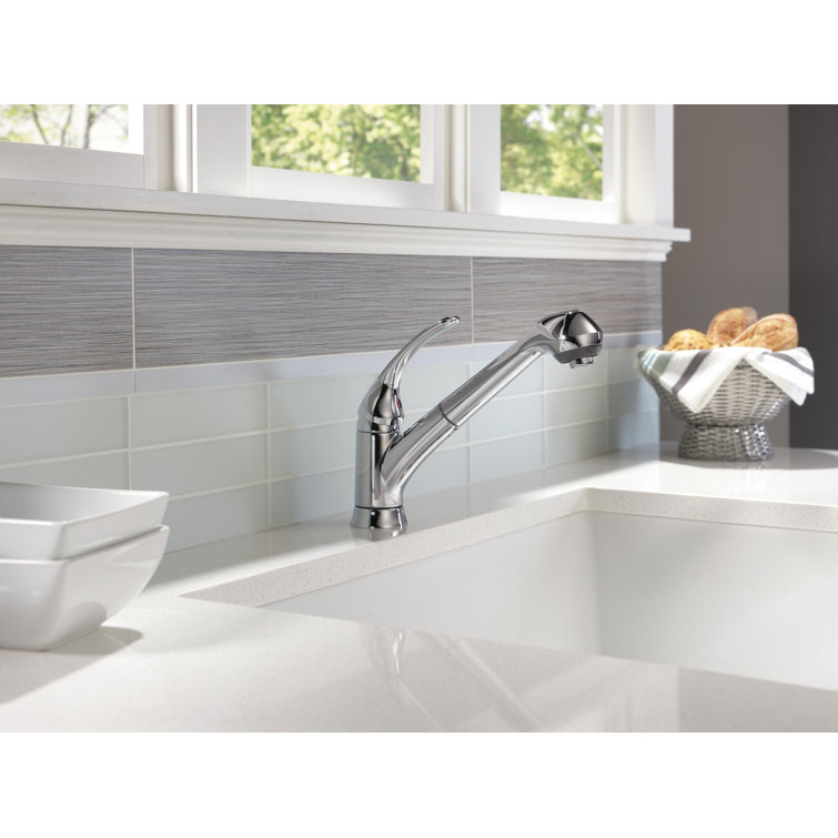 Chrome Pull-Out Single Handle Kitchen Faucet with Zinc Body