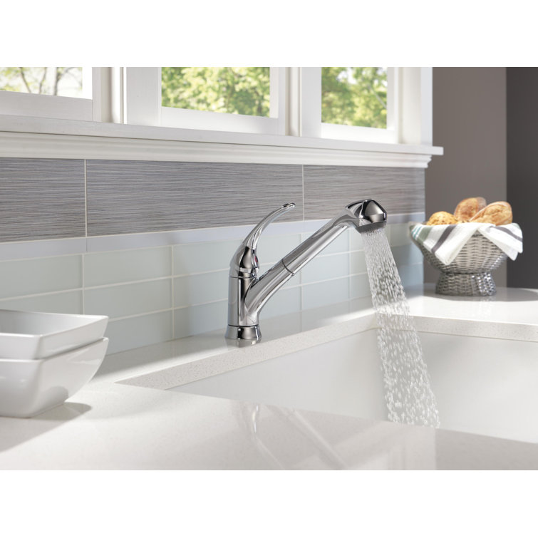 Chrome Pull-Out Single Handle Kitchen Faucet with Zinc Body