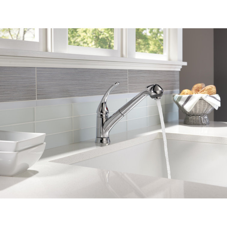 Chrome Pull-Out Single Handle Kitchen Faucet with Zinc Body