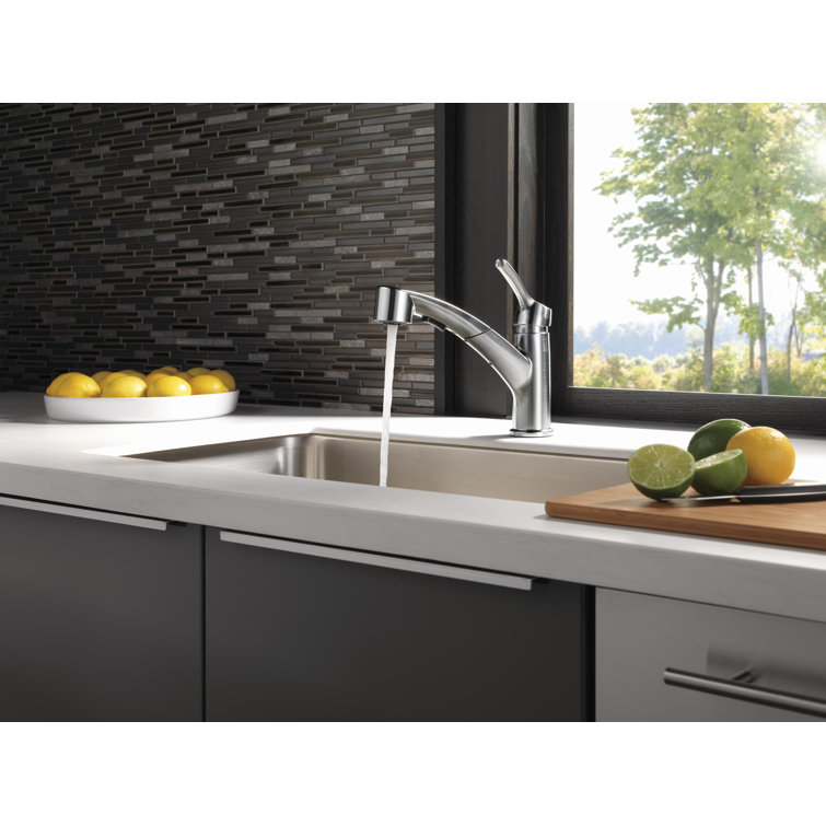 Collins Pull Out Sprayer Kitchen Sink Faucet, Single Handle Kitchen Faucet