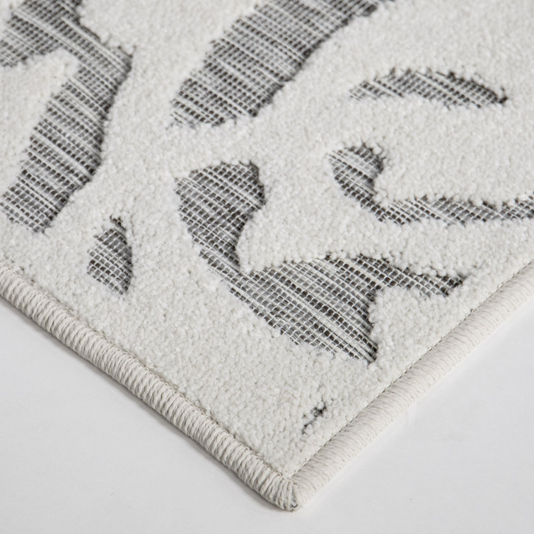 Natural Gray Damask Pattern Indoor/Outdoor Runner Rug