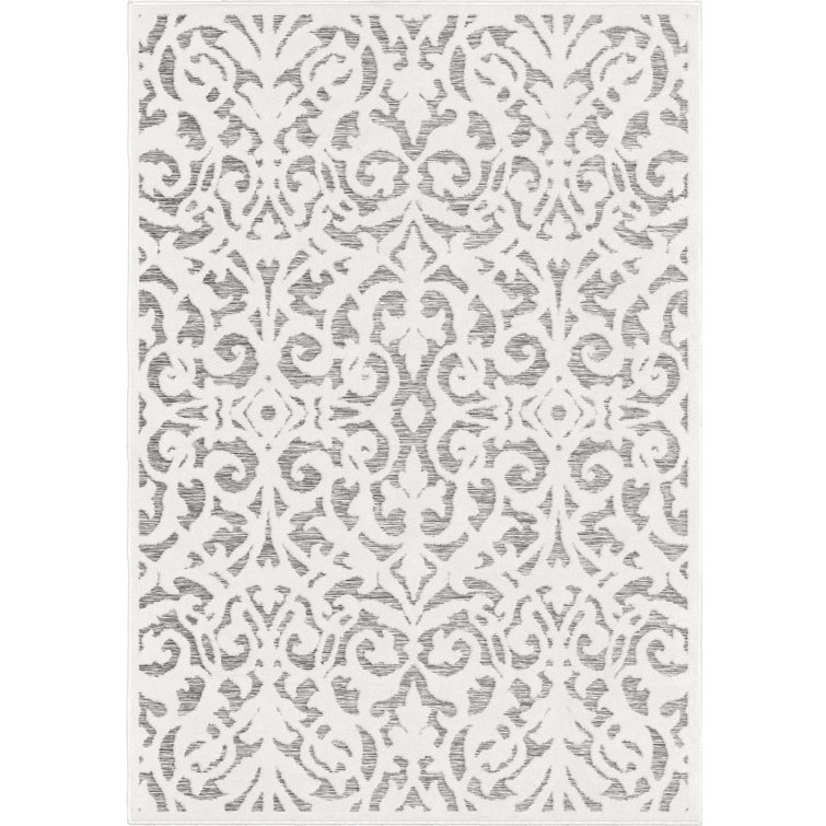Natural Gray Damask Pattern Indoor/Outdoor Rug, 2'11" x 4'5"