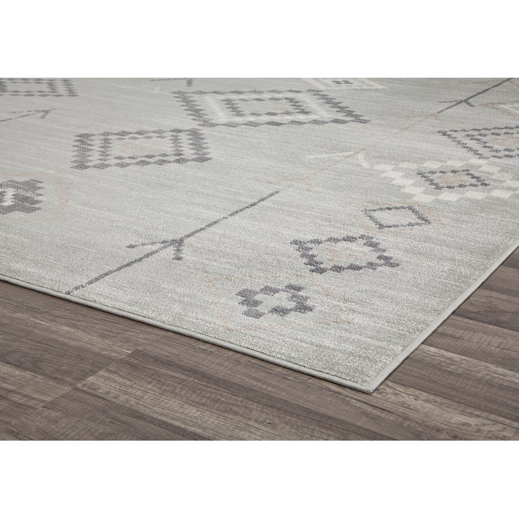 Gray Diamond Pattern Synthetic 2' x 4' Area Rug