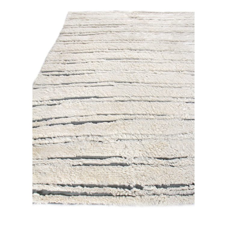 Ivory and Gray Hand-Knotted Wool 6' x 9' Rug