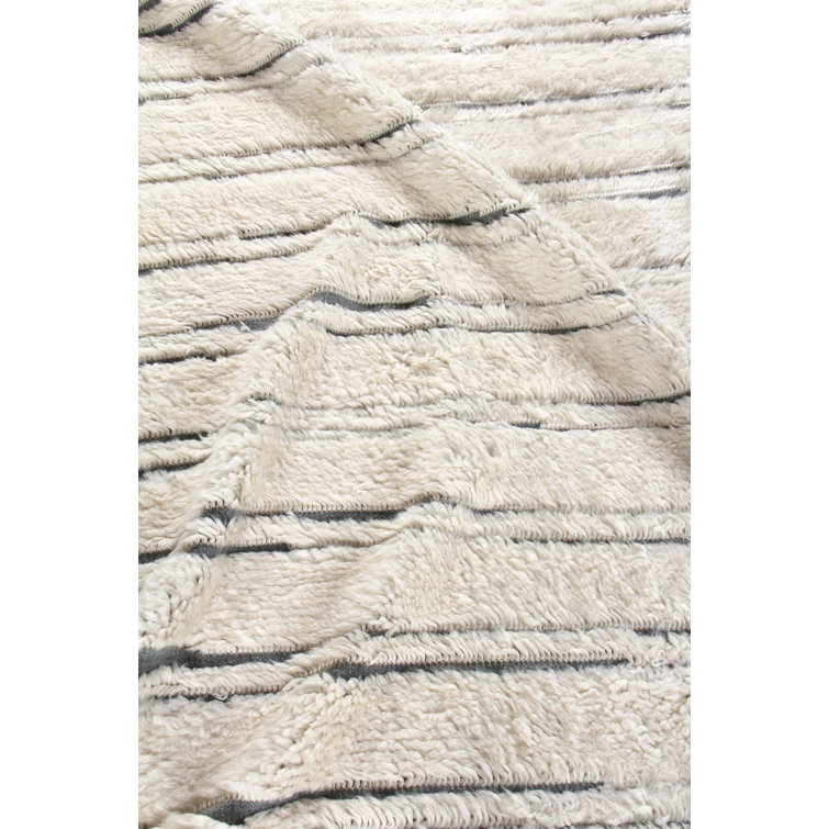 Ivory and Gray Hand-Knotted Wool 6' x 9' Rug