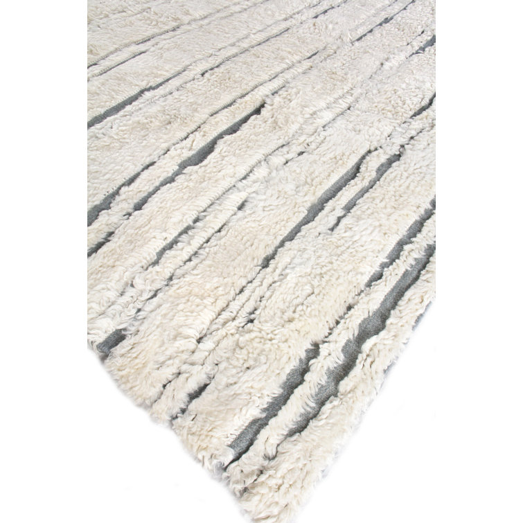 Ivory and Gray Hand-Knotted Wool 6' x 9' Rug