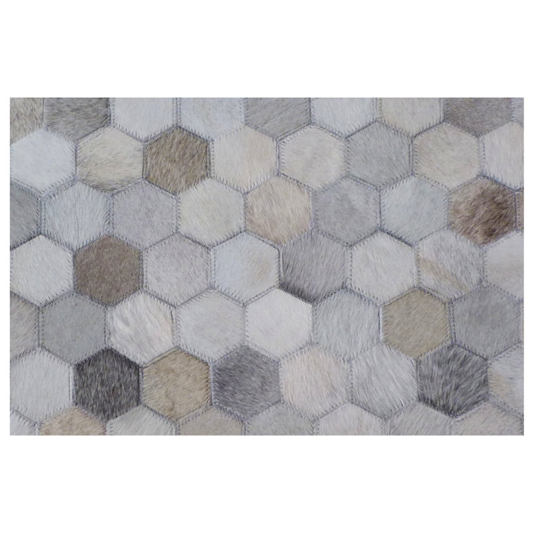 Handmade Silver Geometric Cowhide Area Rug, 5' x 8'