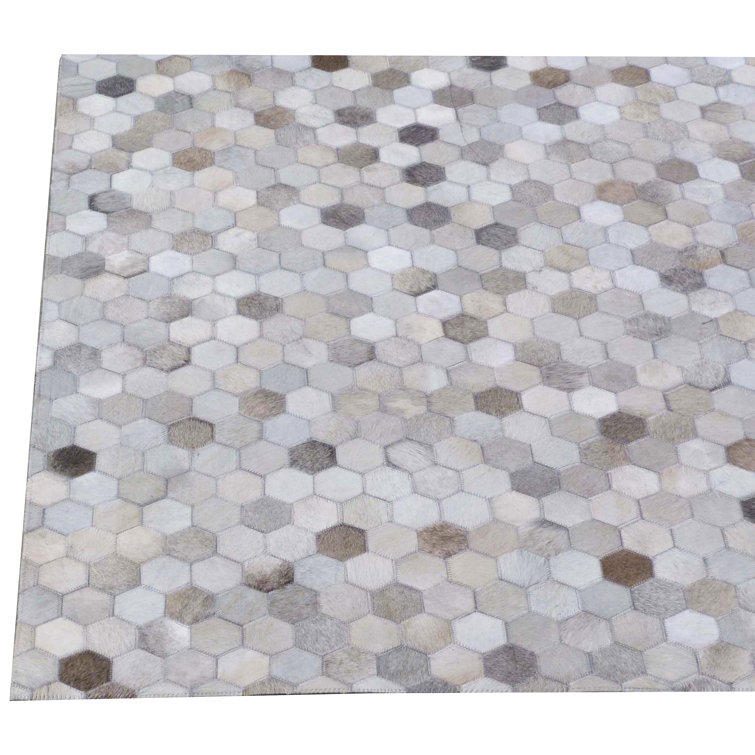 Handmade Silver Geometric Cowhide Area Rug, 5' x 8'