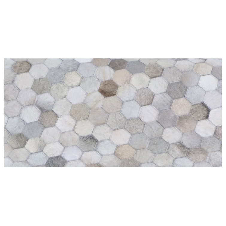Handmade Silver Geometric Cowhide Area Rug, 5' x 8'