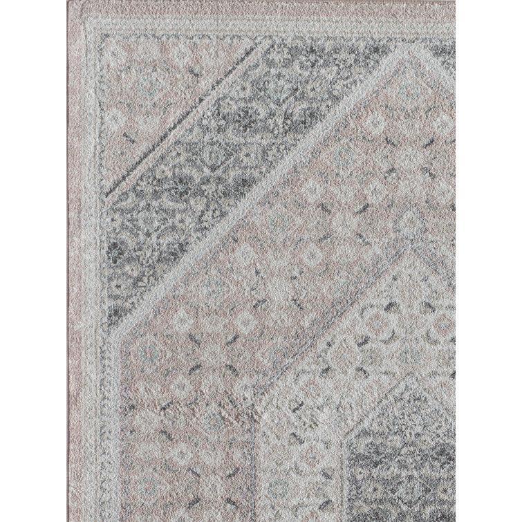 Elegant Gray Synthetic 5' x 7' Easy-Care Area Rug