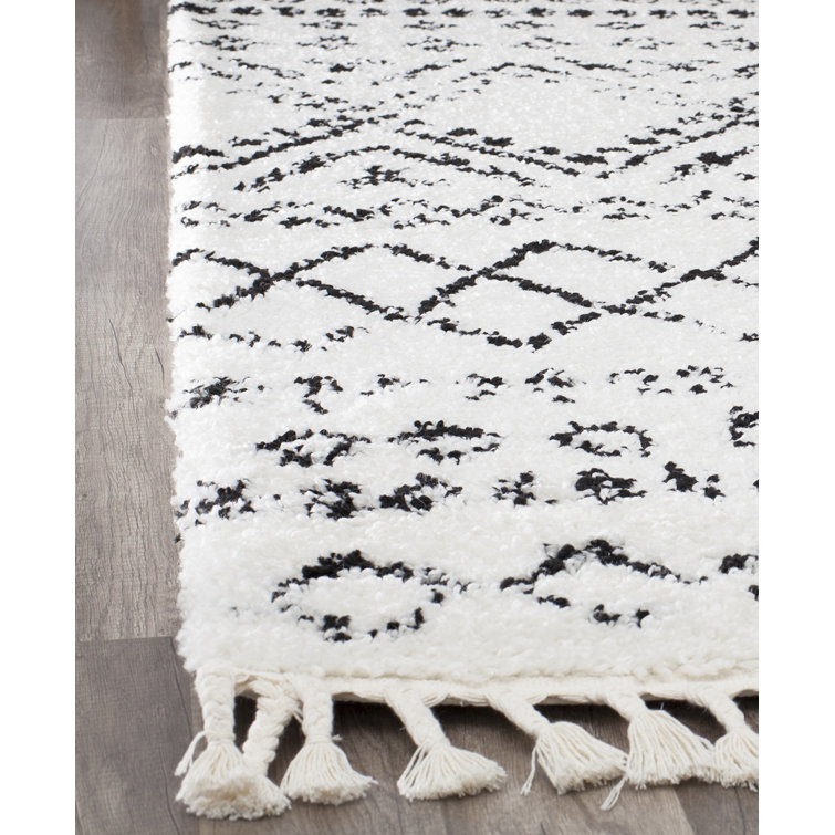 Whisper White 5' x 7' Shag Synthetic Area Rug