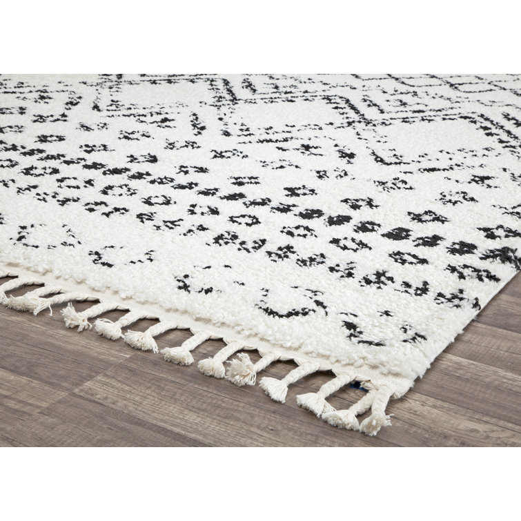 Whisper White 5' x 7' Shag Synthetic Area Rug