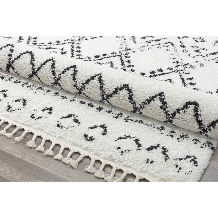 Whisper White 5' x 7' Shag Synthetic Area Rug