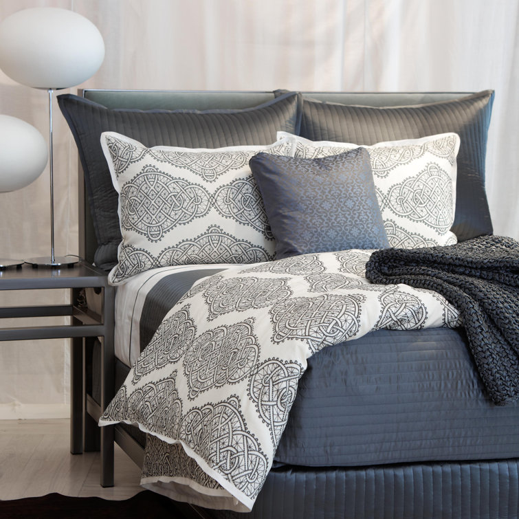 Elegant Mystery Queen Cotton & Silk Quilt Coverlet