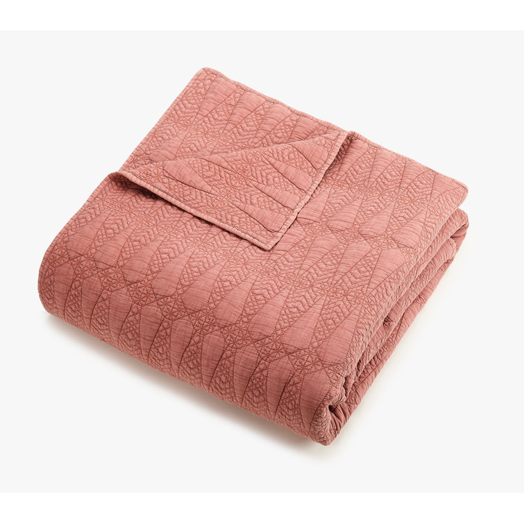 Kahelo Red Cotton Full Quilt Set with Textured Accent