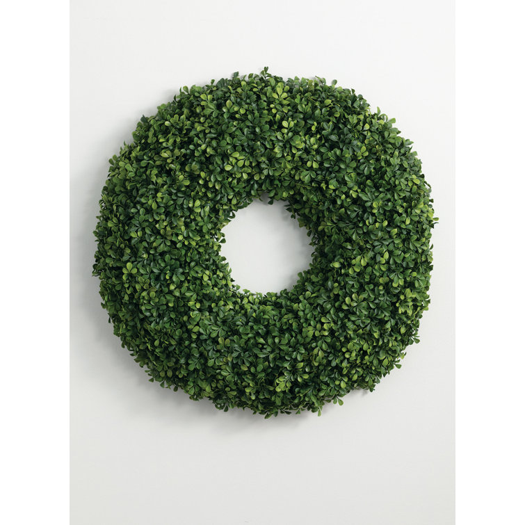30" Green Artificial Boxwood Circular Wreath
