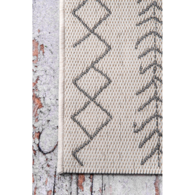 Serna Ivory Moroccan 3'x5' Easy Care Synthetic Rug