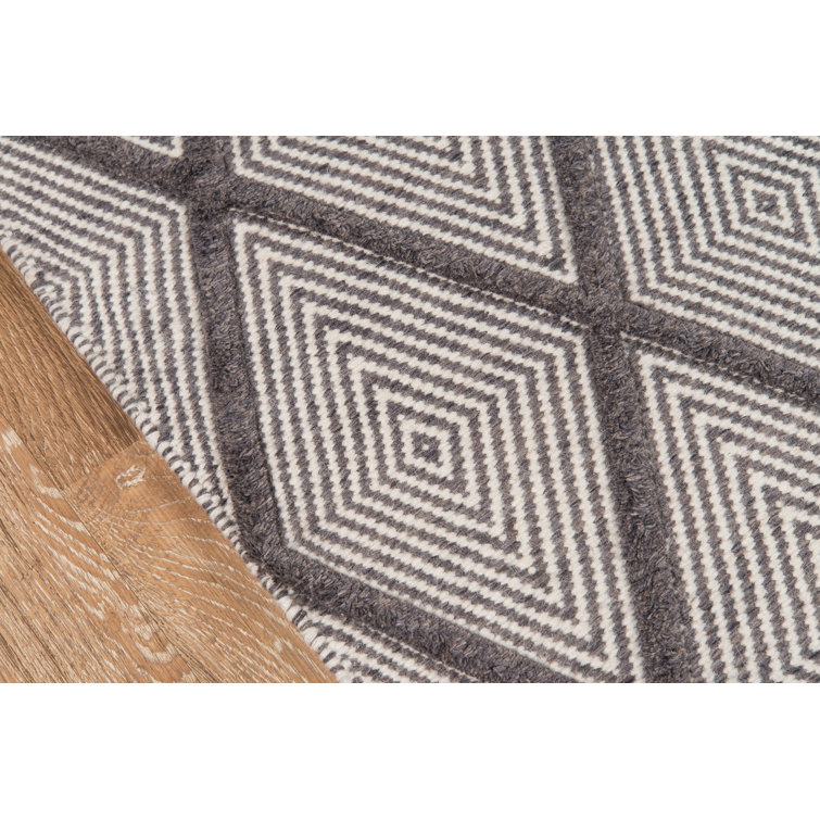 Charcoal Diamond Handwoven Wool Medium Area Rug 7'6" x 9'6"