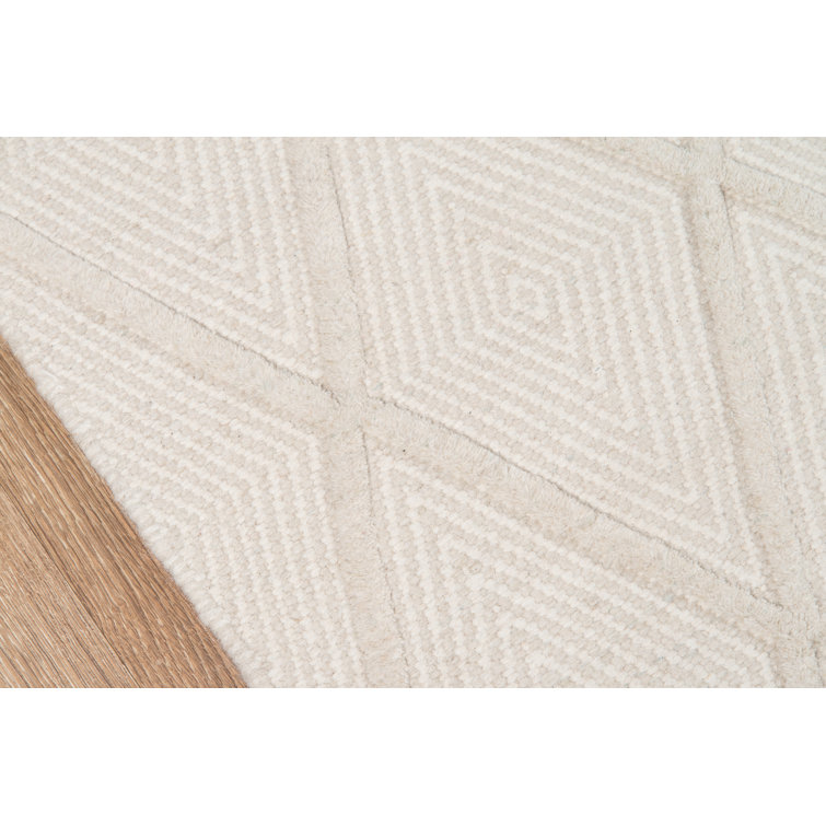 Handmade Sky Blue Diamond Wool Accent Rug 3'9" x 5'9"