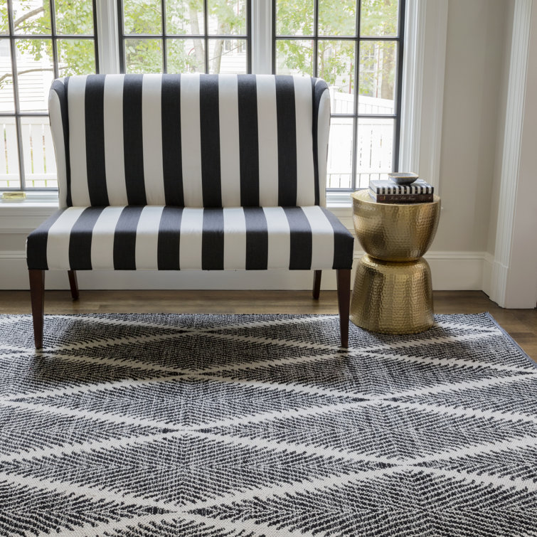 Handmade Black and Gray Diamond Geometric Rectangle Rug 6' x 9'