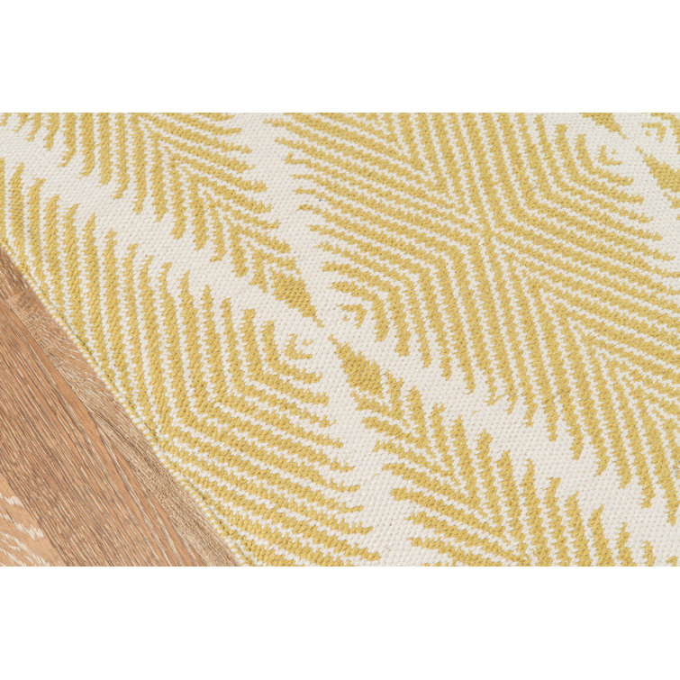 Citron Yellow Diamond Pattern Synthetic Area Rug 5' x 7'