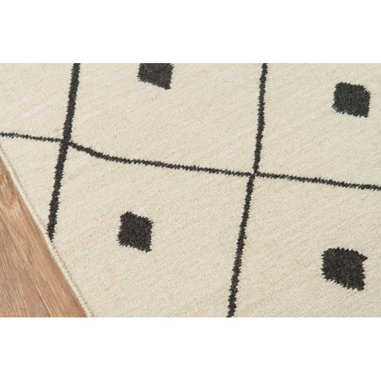 Handmade Ivory Geometric Wool Area Rug 5' x 7'