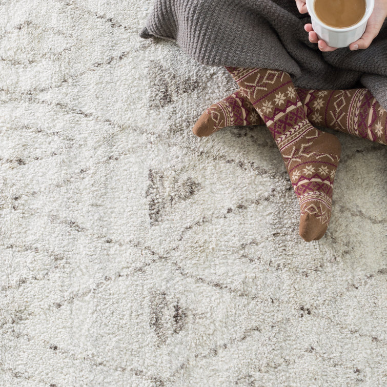 Ivory Geometric Hand-Knotted Wool and Synthetic 4' x 6' Rug