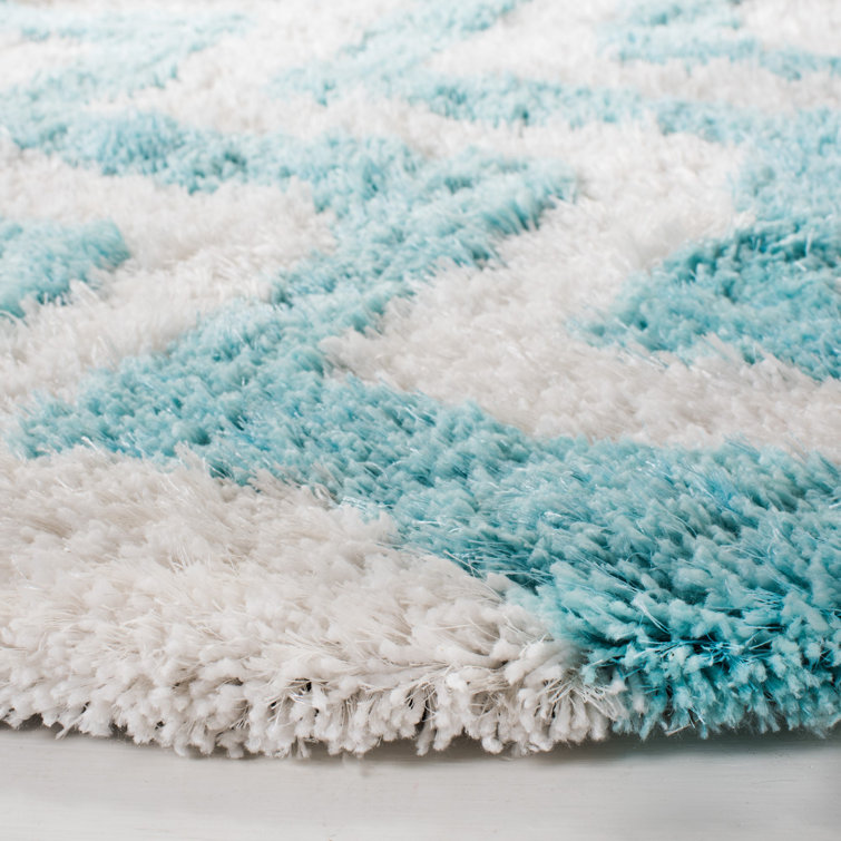 Ivory and Blue Chevron Hand-Tufted Shag Rug 2' x 3'