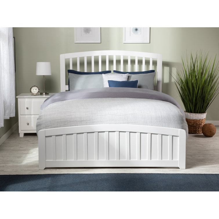 Richmond White Queen Wood Platform Bed with Slats