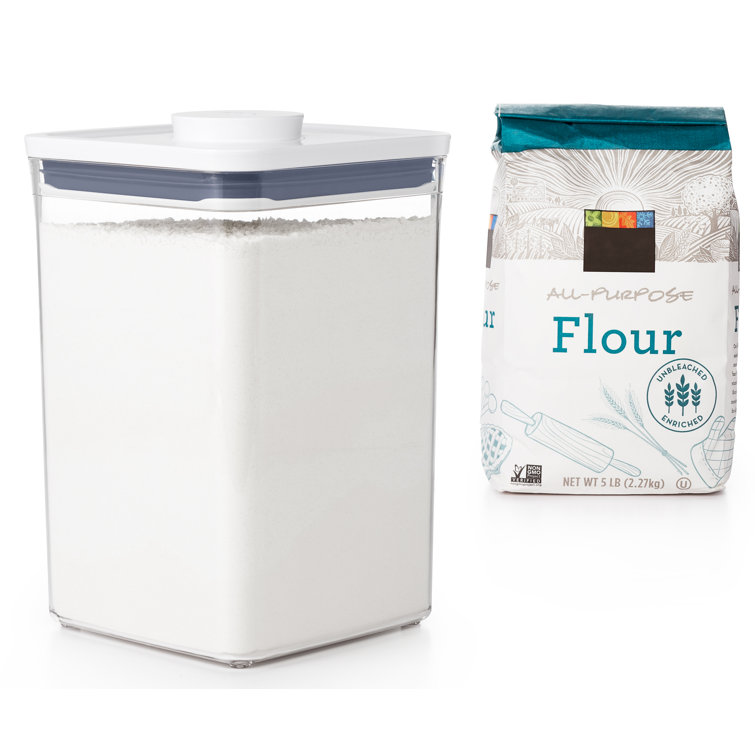 Medium Clear Plastic Pop Container with Gray Lid