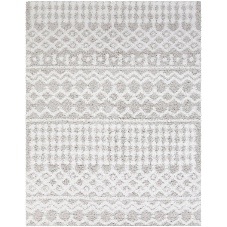 Vernonburg White and Light Gray Shag Area Rug 5'3" x 7'3"