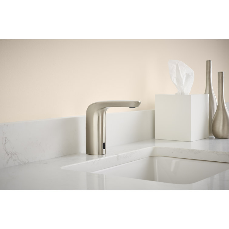 Brushed Nickel Modern Single-Hole Bathroom Faucet