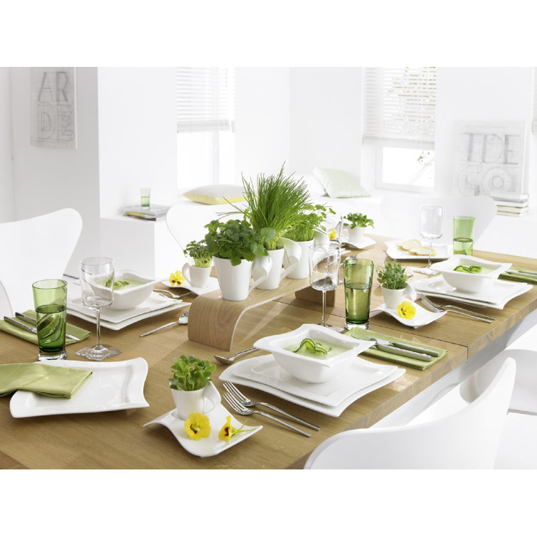 White Porcelain Wave Design Gourmet Plate
